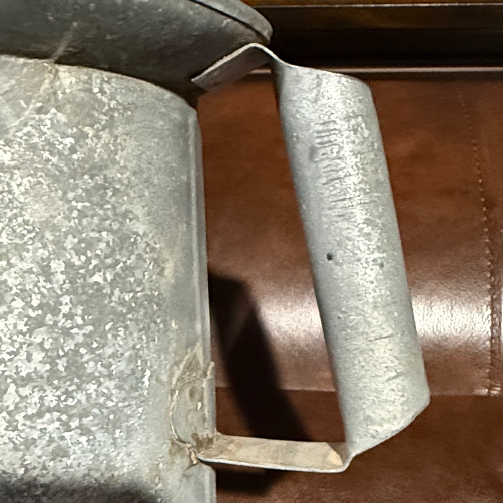Vintage Metal Oil Can - Picture 8 of 11